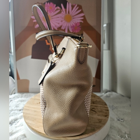 Coach (Beige) - Picture 6 of 7